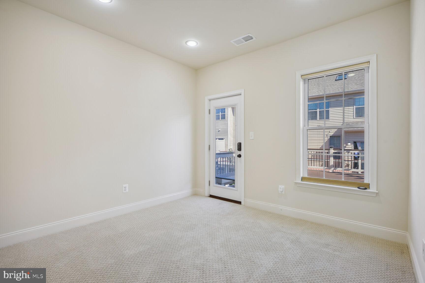 MOOREFIELD STATION - Residential Lease