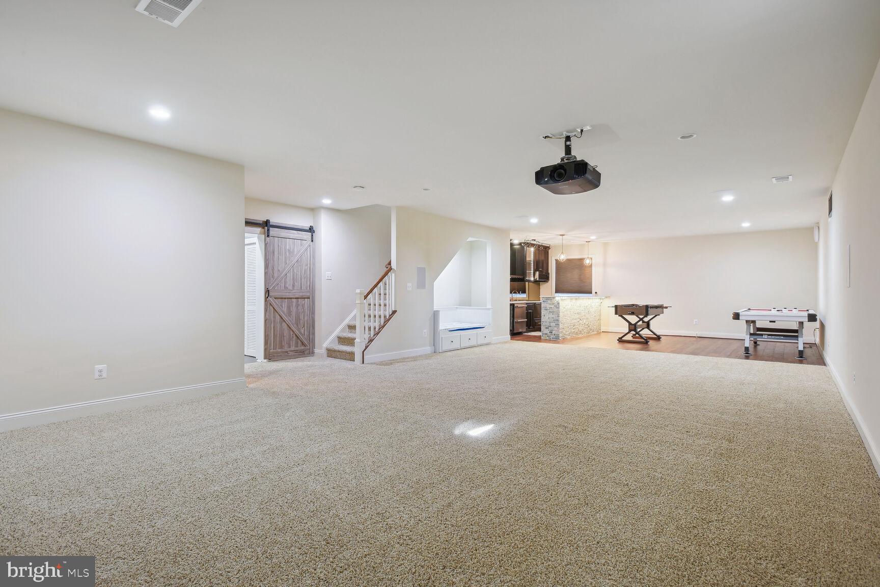 MOOREFIELD STATION - Residential Lease