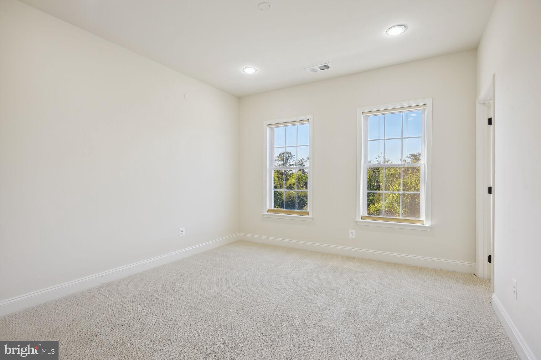 MOOREFIELD STATION - Residential Lease