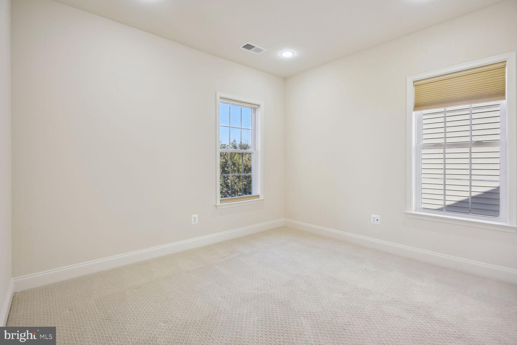 MOOREFIELD STATION - Residential Lease