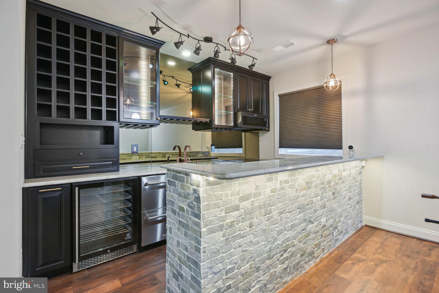 MOOREFIELD STATION - Residential Lease