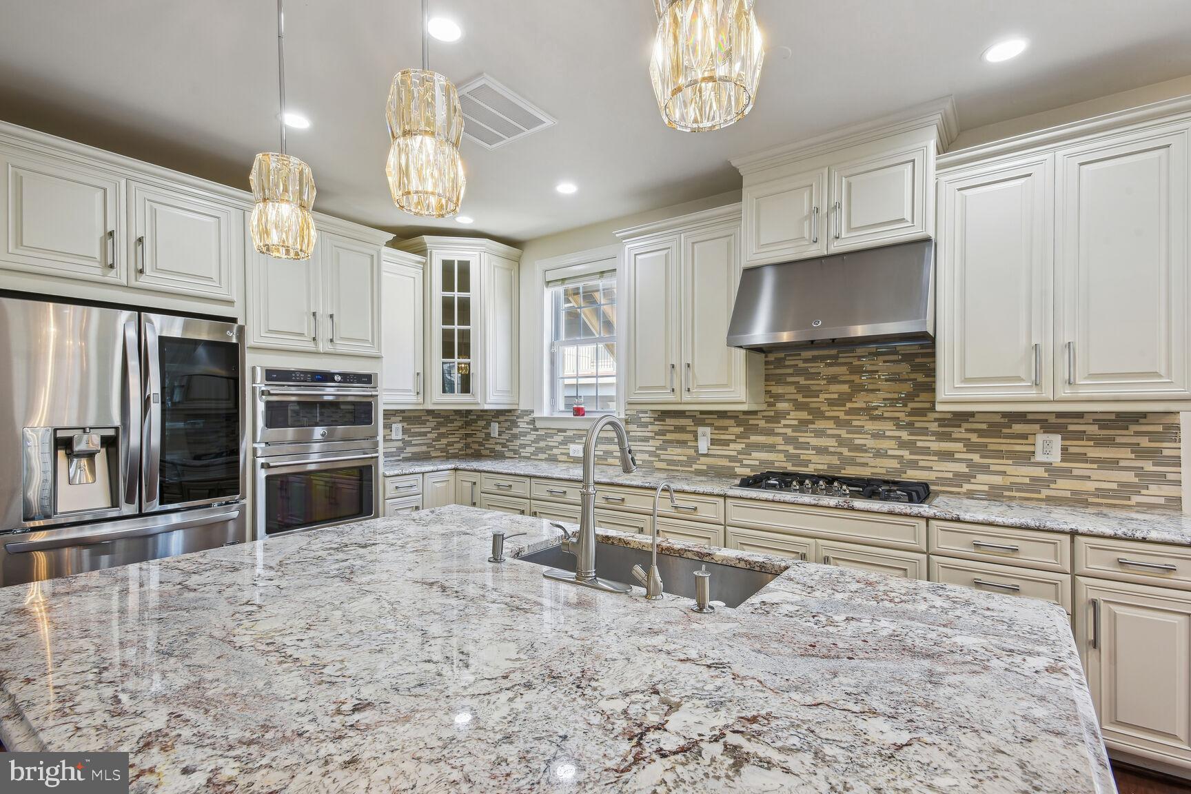 MOOREFIELD STATION - Residential Lease