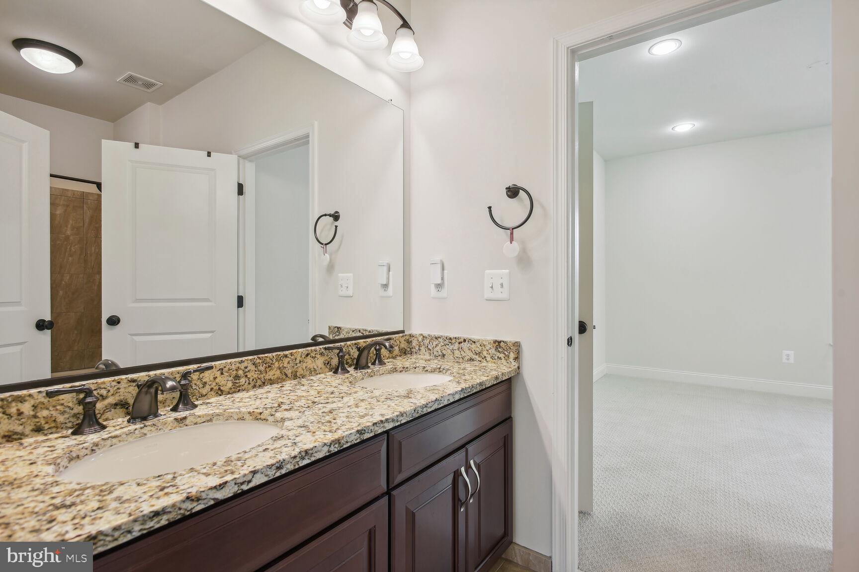 MOOREFIELD STATION - Residential Lease