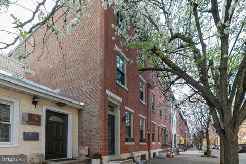 Townhouse For Sale - 2000 Brandywine Street<br/> PHILADELPHIA, PA 19130