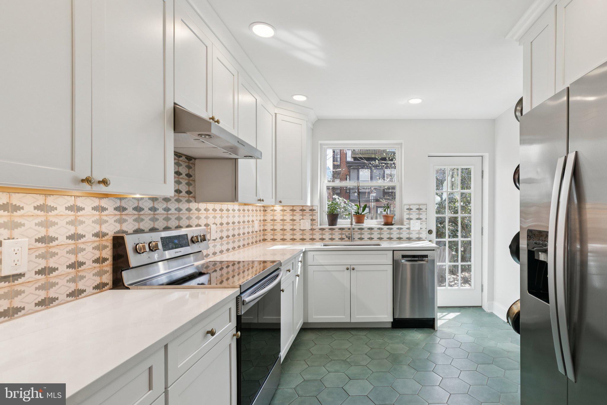 SPRING GARDEN - Residential