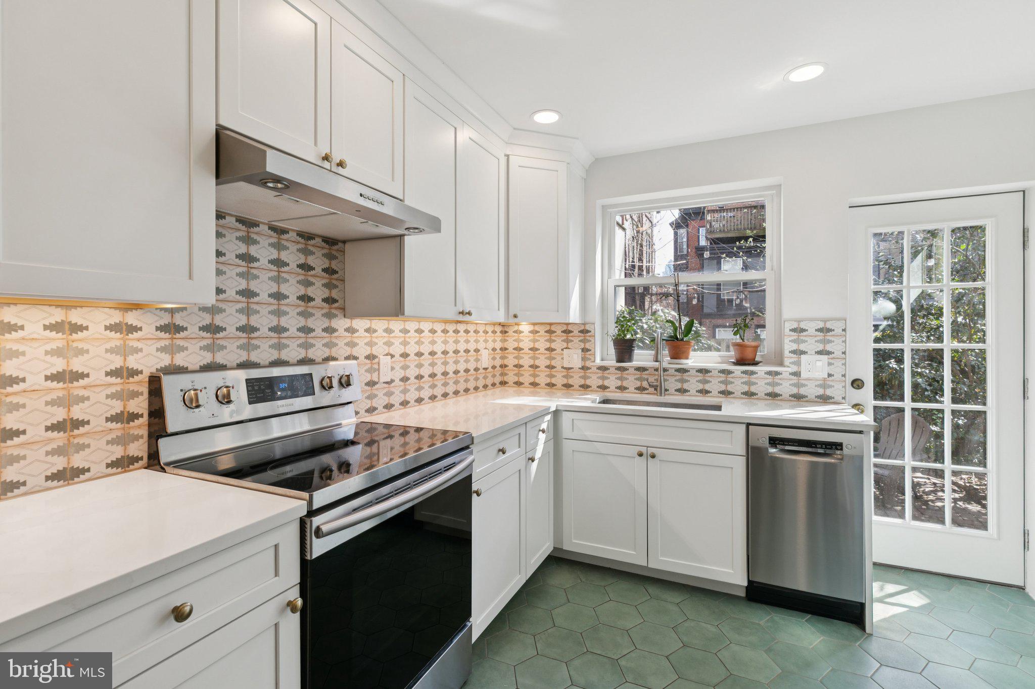 SPRING GARDEN - Residential