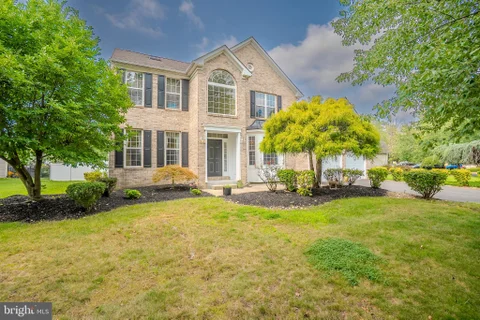 15 Inverness Lane, East Windsor, NJ MLS: NJME2082168