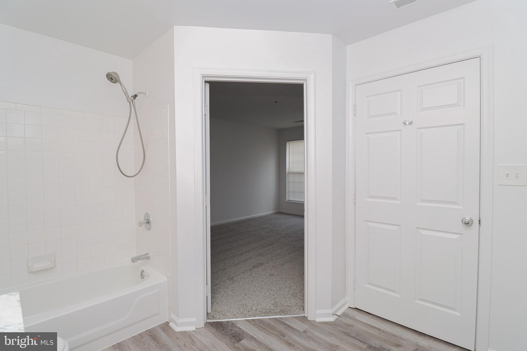 SILVERBROOK FARMS - Residential