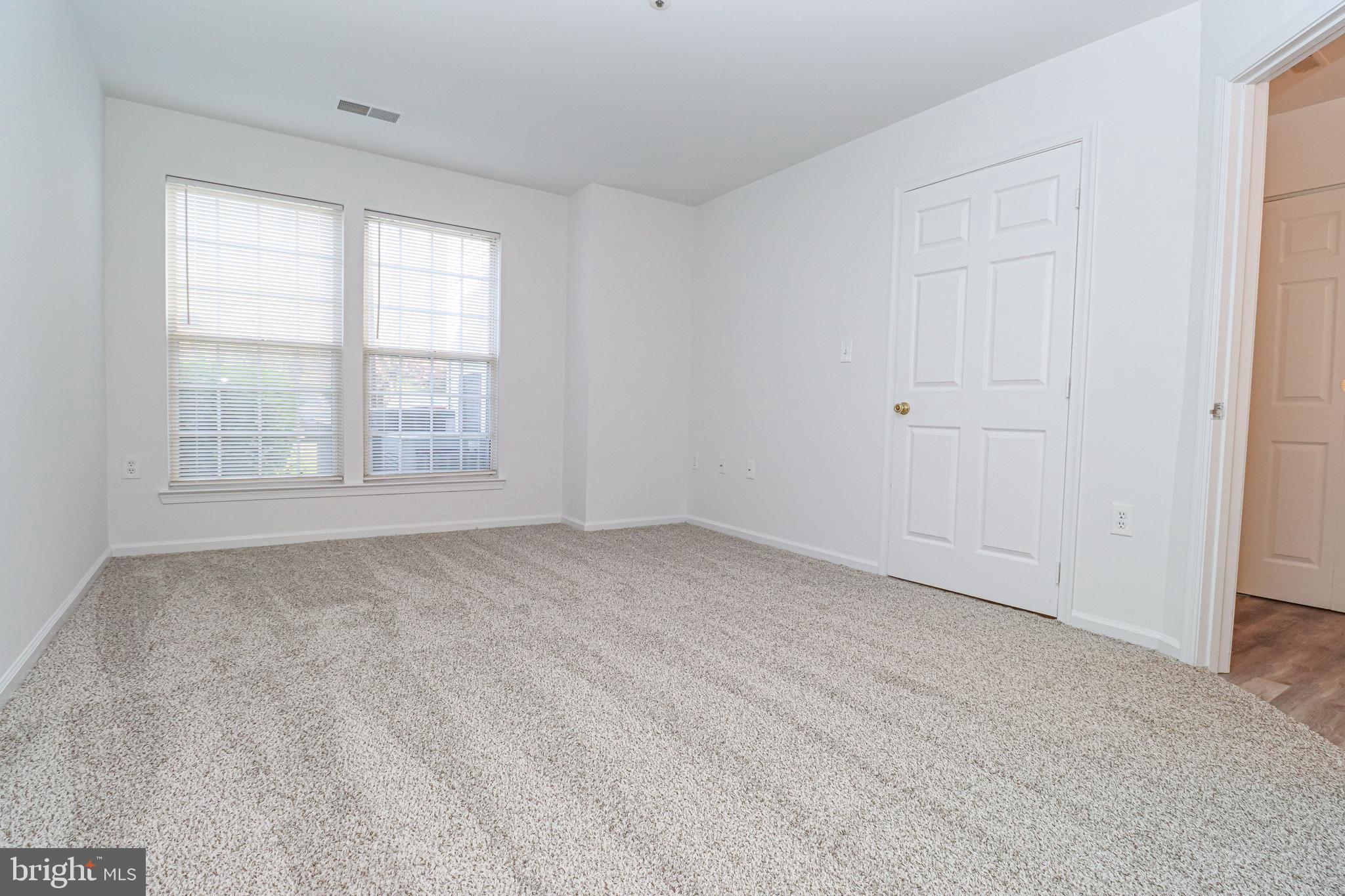 SILVERBROOK FARMS - Residential