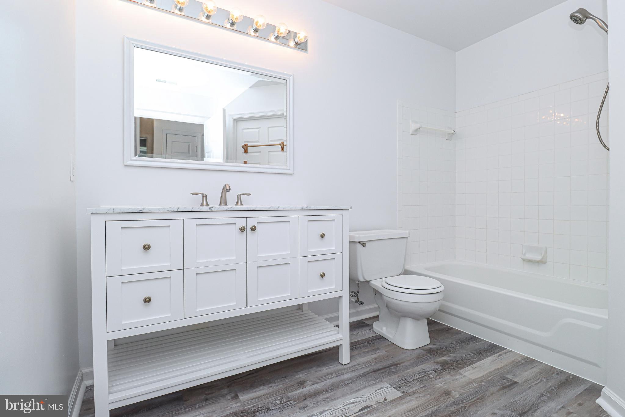 SILVERBROOK FARMS - Residential