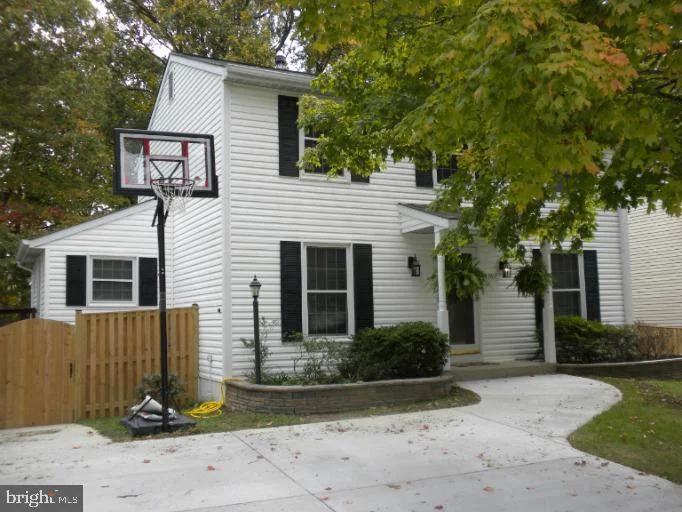 7617 Fallswood Way, Lorton, VA 22079