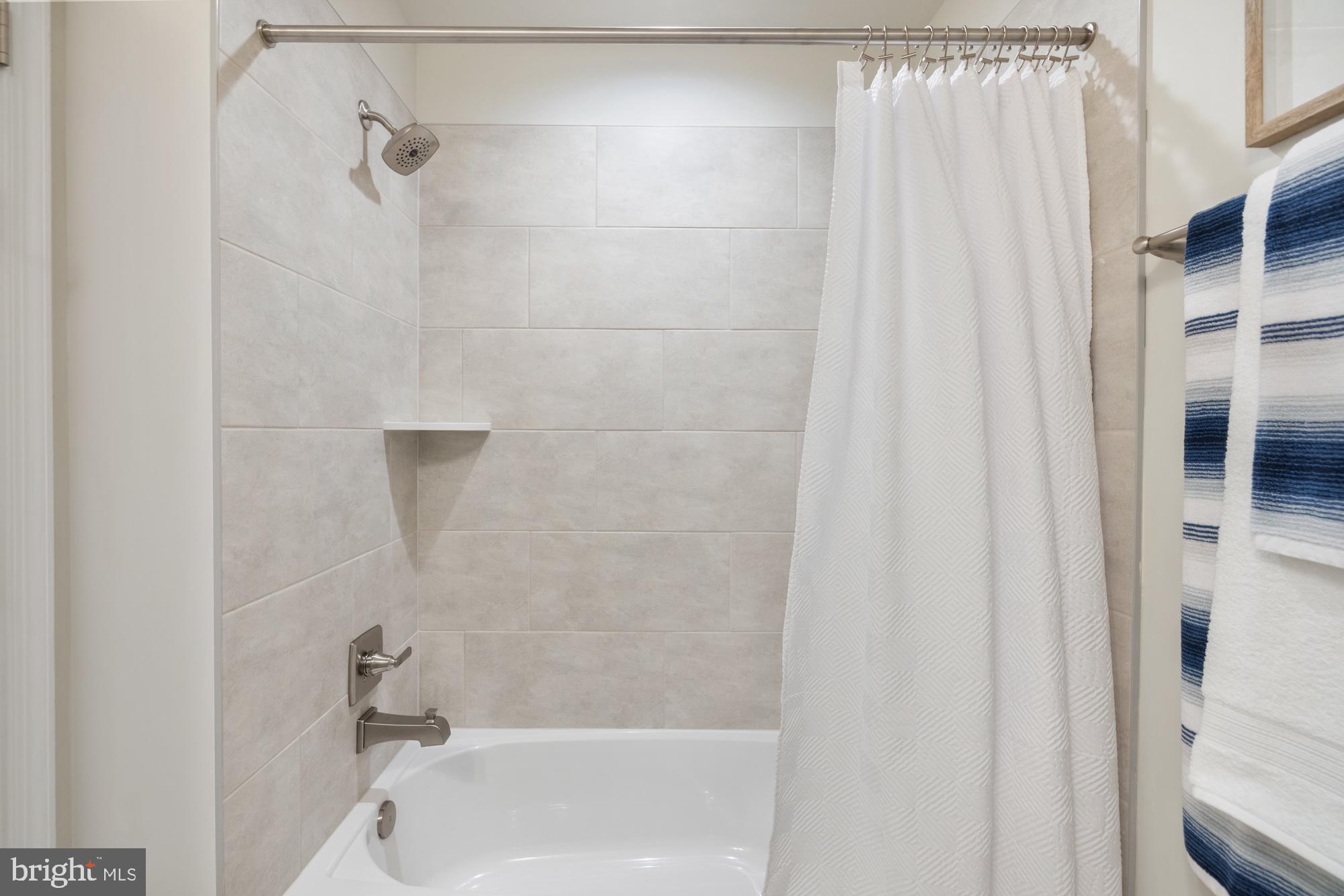 MANTUA - Residential