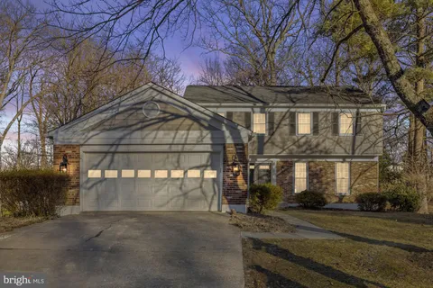 9366 Tovito Drive, Fairfax, VA MLS: VAFX2222354