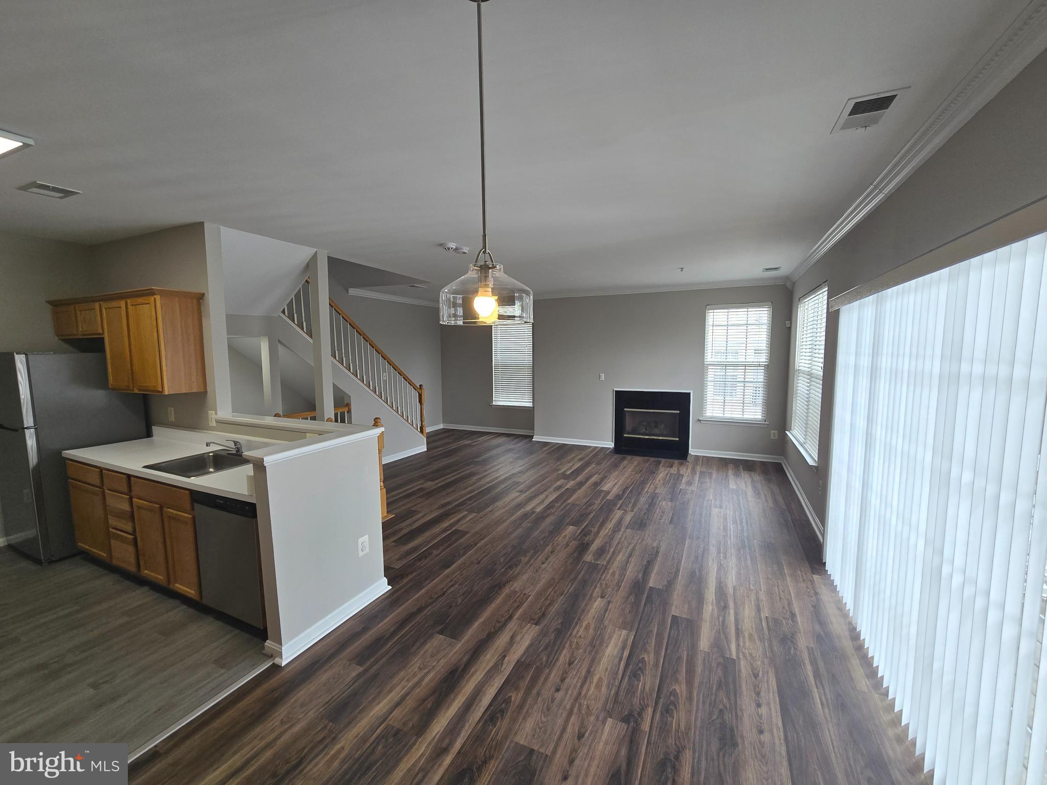 HAMPSHIRE HALL CONDO - Residential