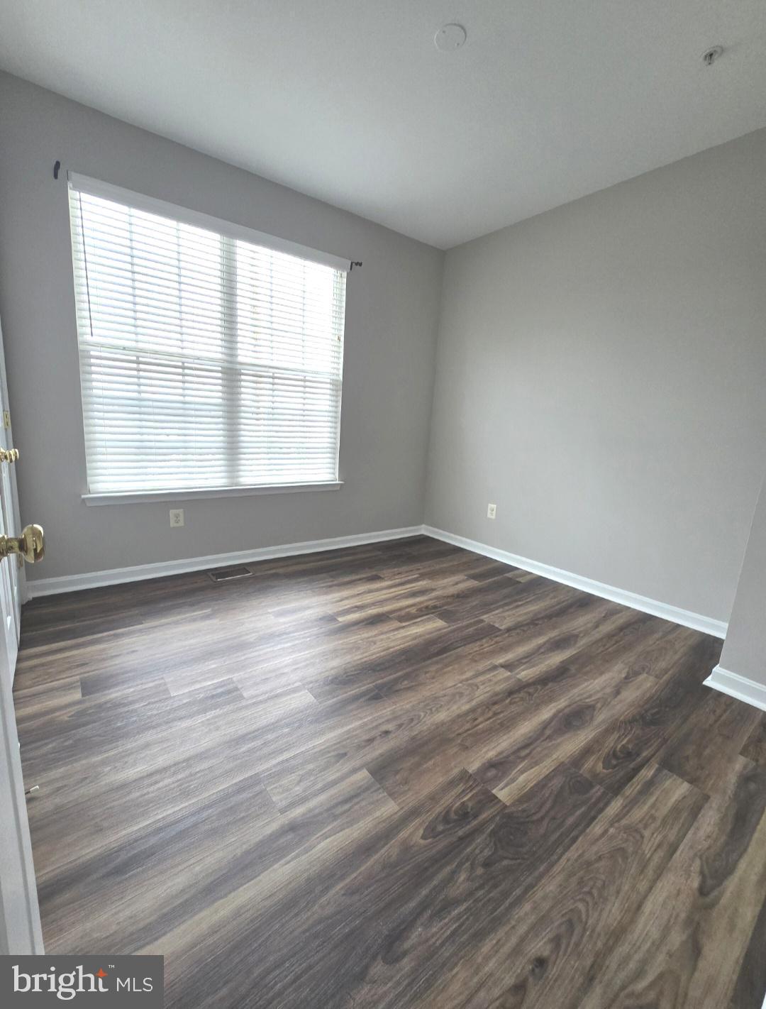 HAMPSHIRE HALL CONDO - Residential