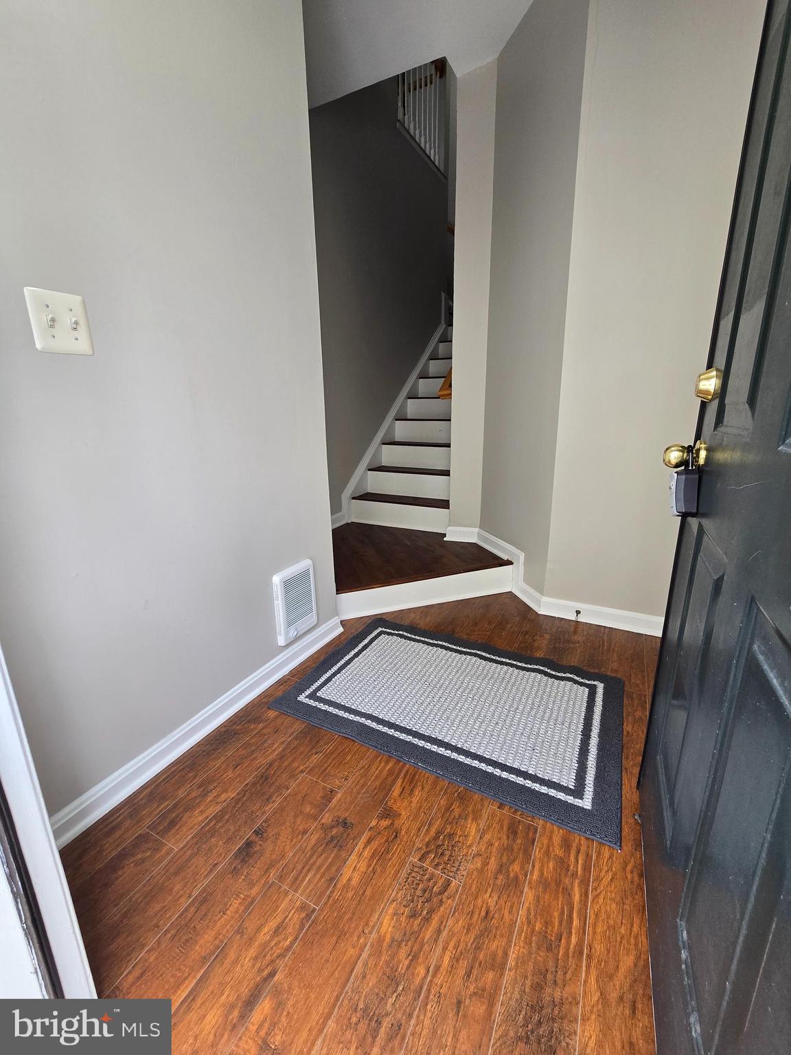 HAMPSHIRE HALL CONDO - Residential