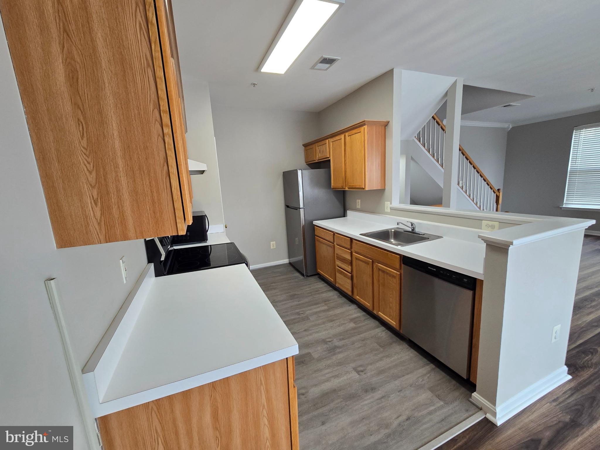 HAMPSHIRE HALL CONDO - Residential