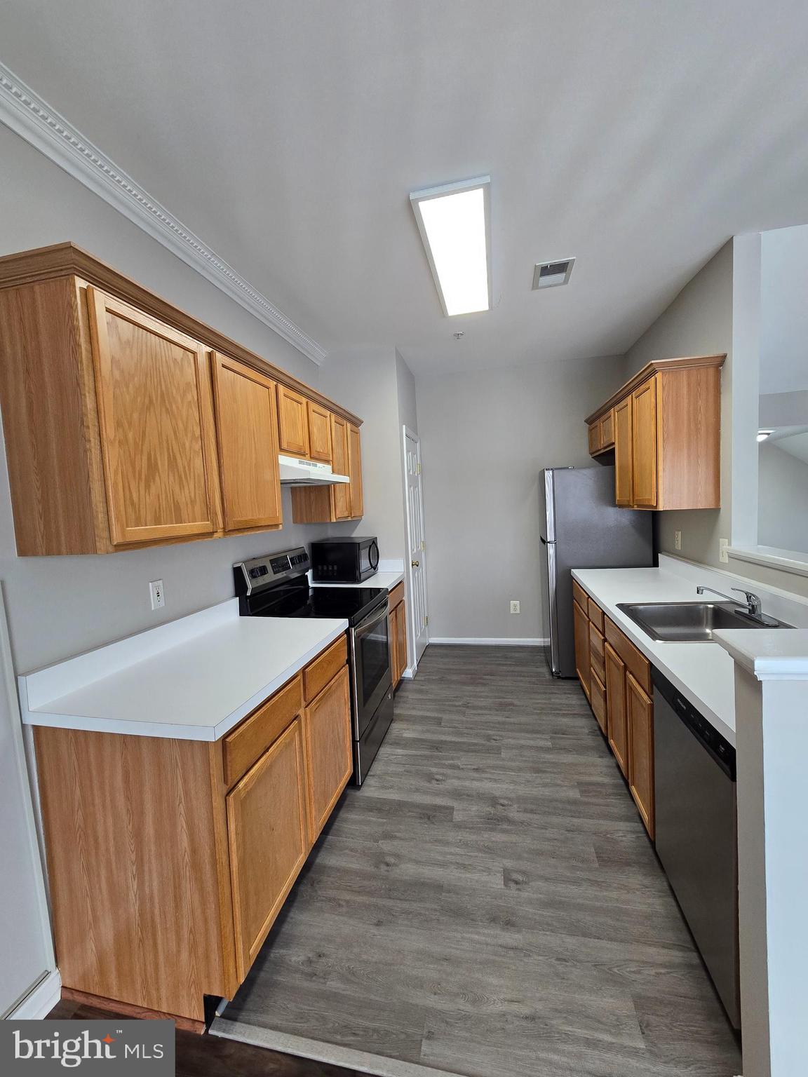 HAMPSHIRE HALL CONDO - Residential