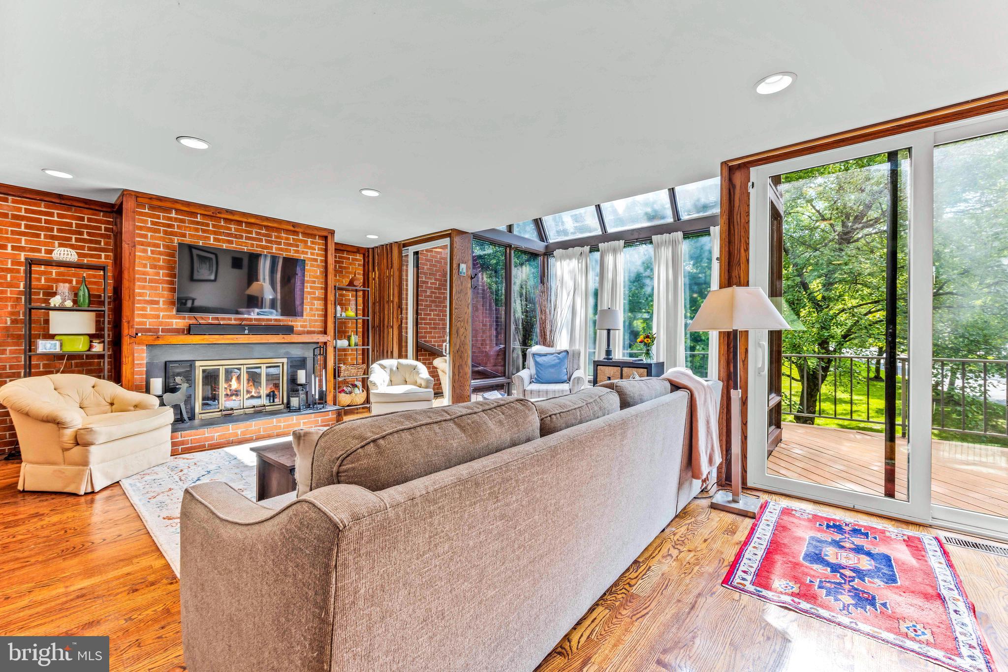 RUXTON CROSSING TOWNHSE - Residential