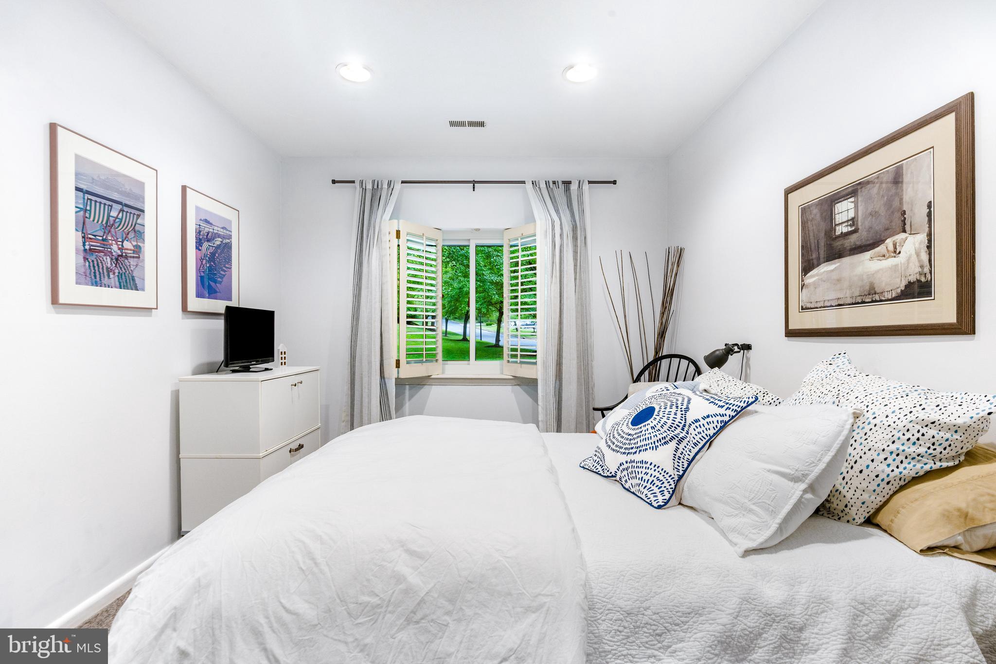 RUXTON CROSSING TOWNHSE - Residential