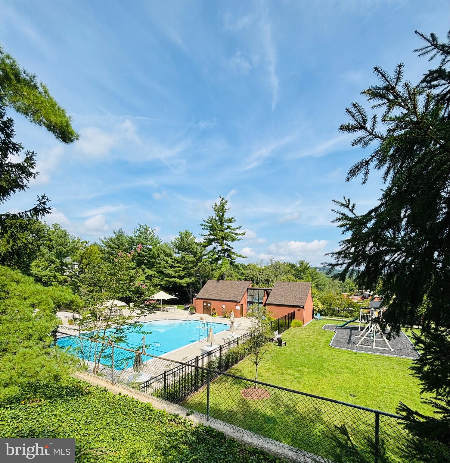 RUXTON CROSSING TOWNHSE - Residential