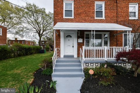 6303 CARRINGTON COURT CAPITOL HEIGHTS MD 20743