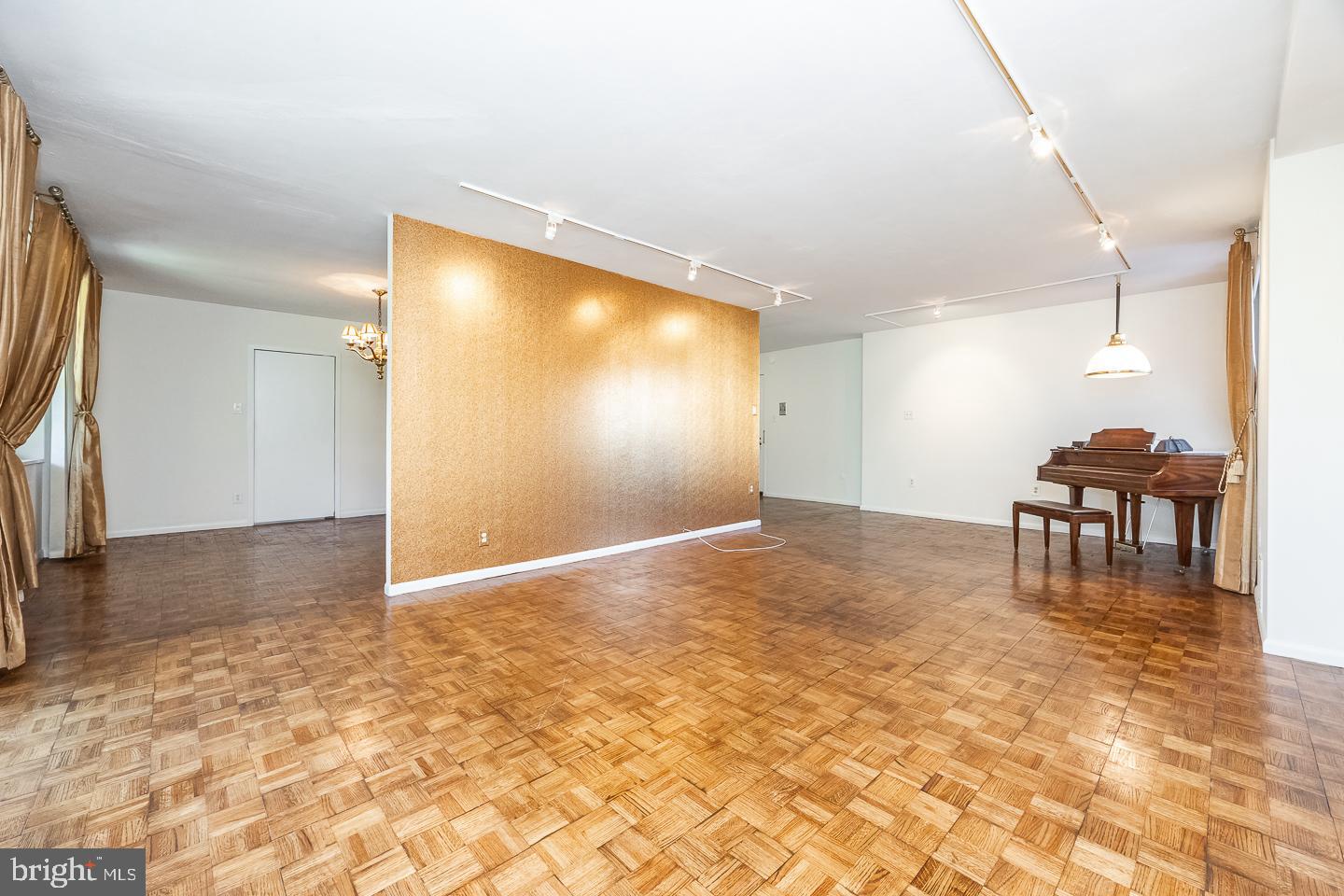 TRIANON - Residential