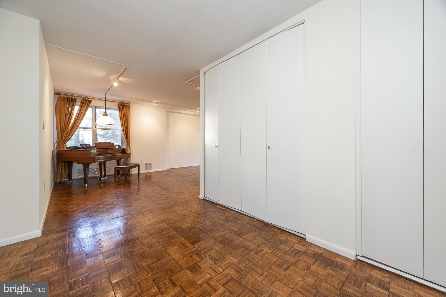 TRIANON - Residential