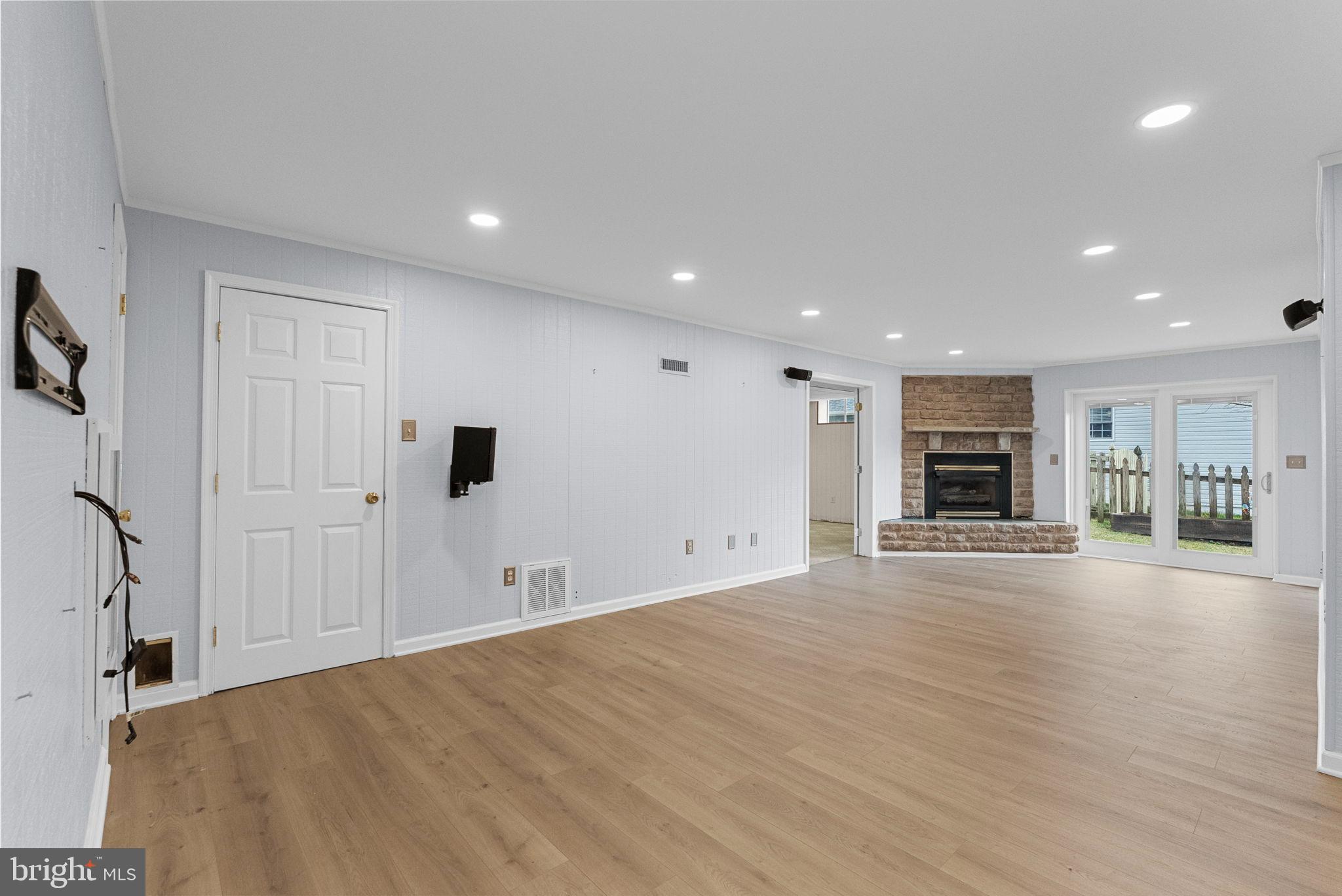 BROOKSTONE - Residential