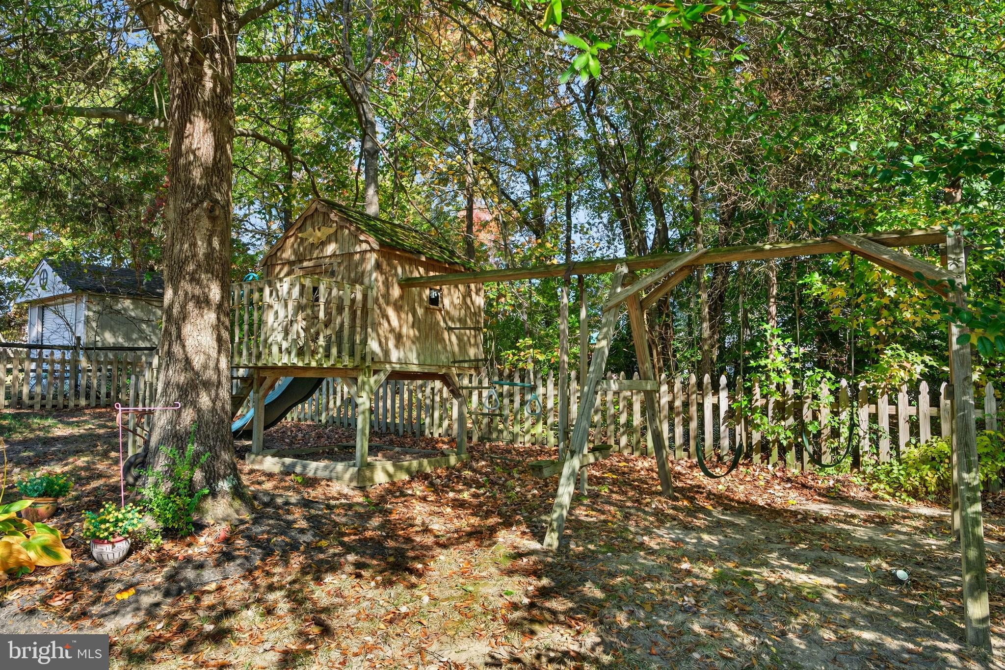 BROOKSTONE - Residential