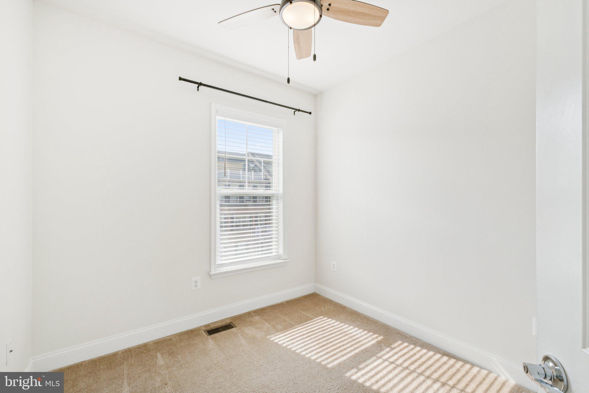 POTOMAC SHORES - Residential Lease