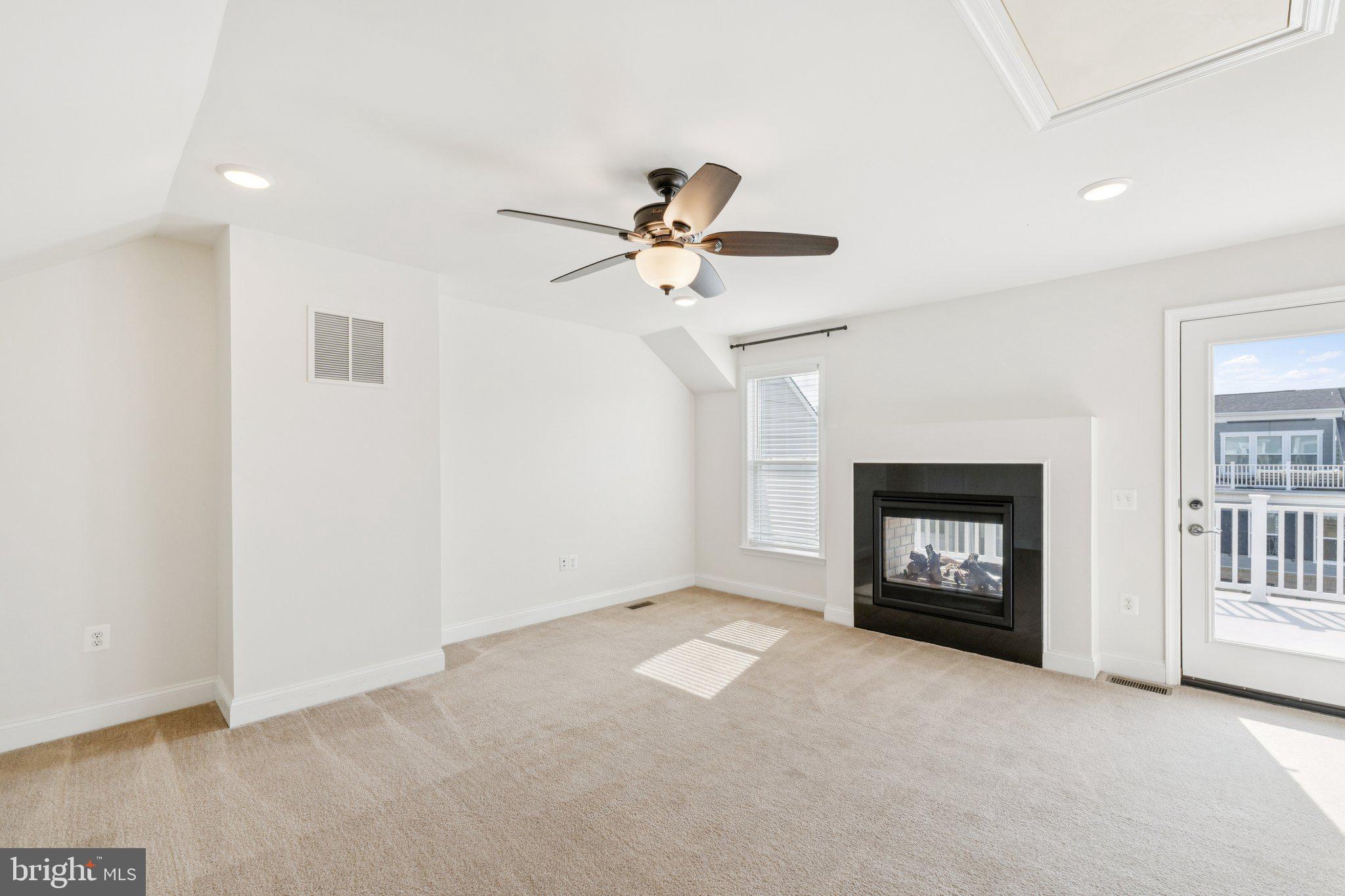 POTOMAC SHORES - Residential Lease