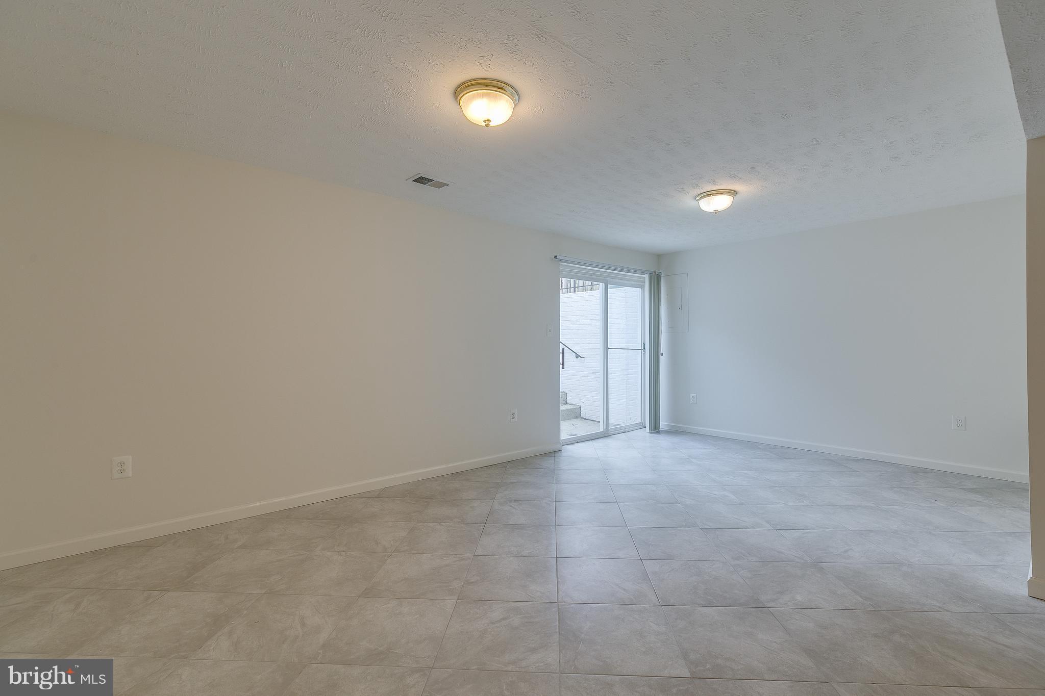 MCNAIR FARMS LANDBAY - Residential