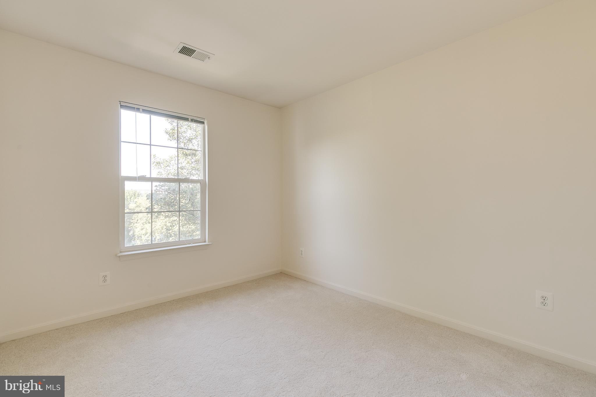 MCNAIR FARMS LANDBAY - Residential