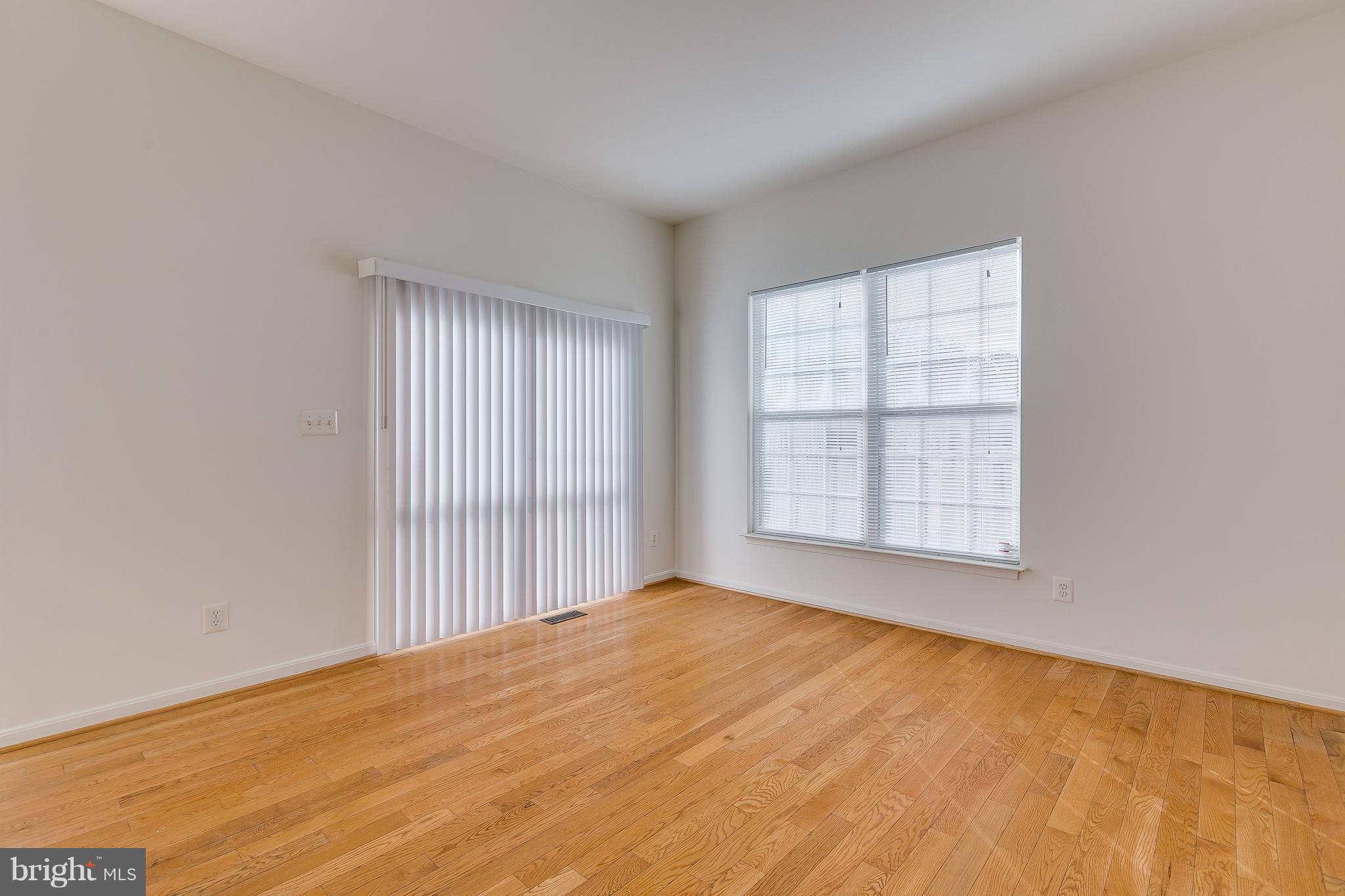 MCNAIR FARMS LANDBAY - Residential