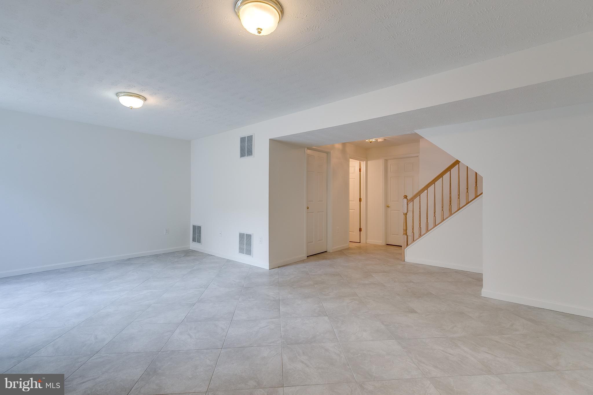 MCNAIR FARMS LANDBAY - Residential