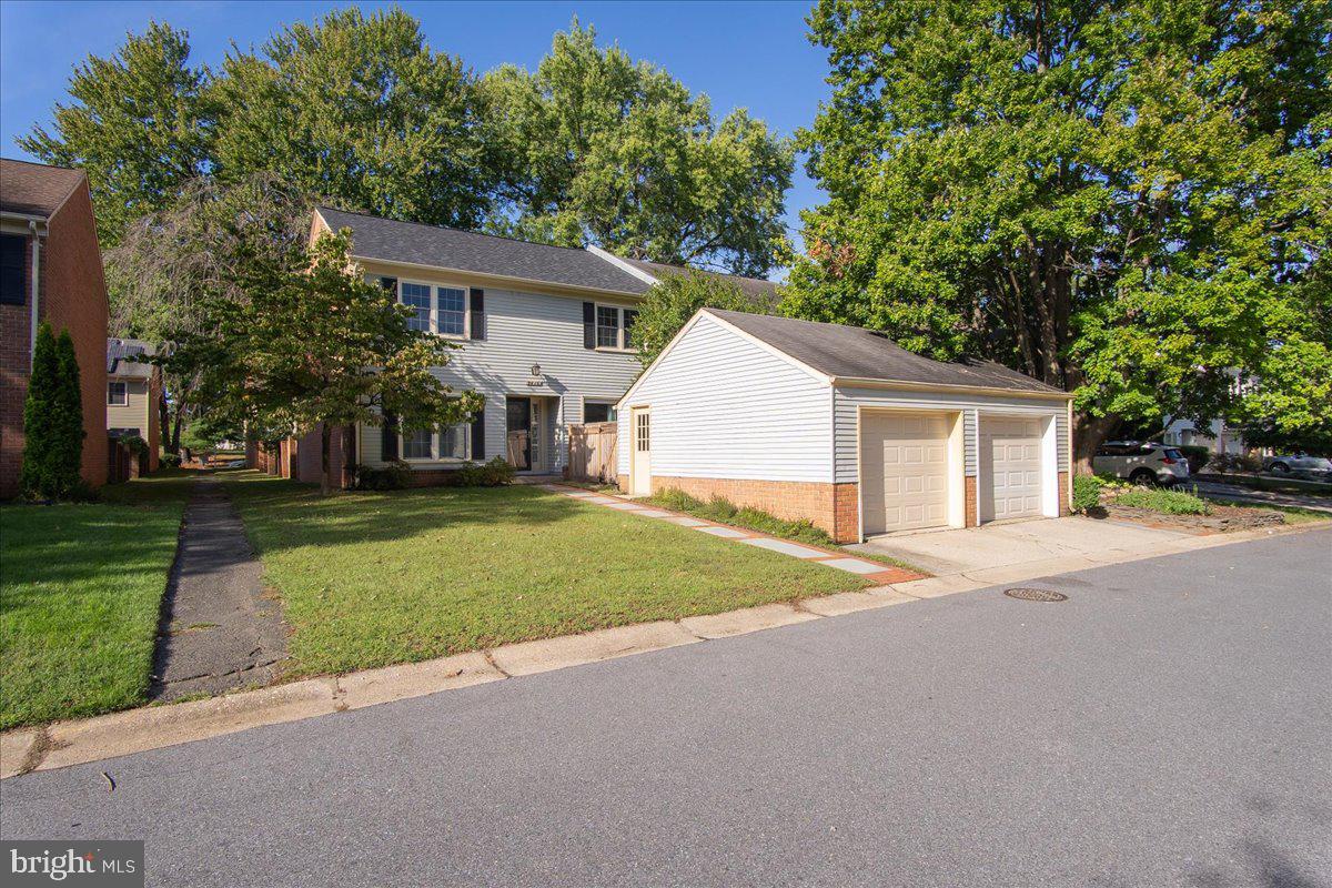 9416 AMBOY ROAD