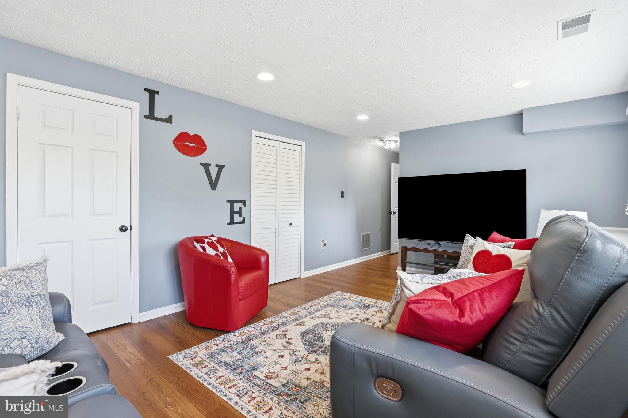 WESTLAKE VILLAGE - Residential
