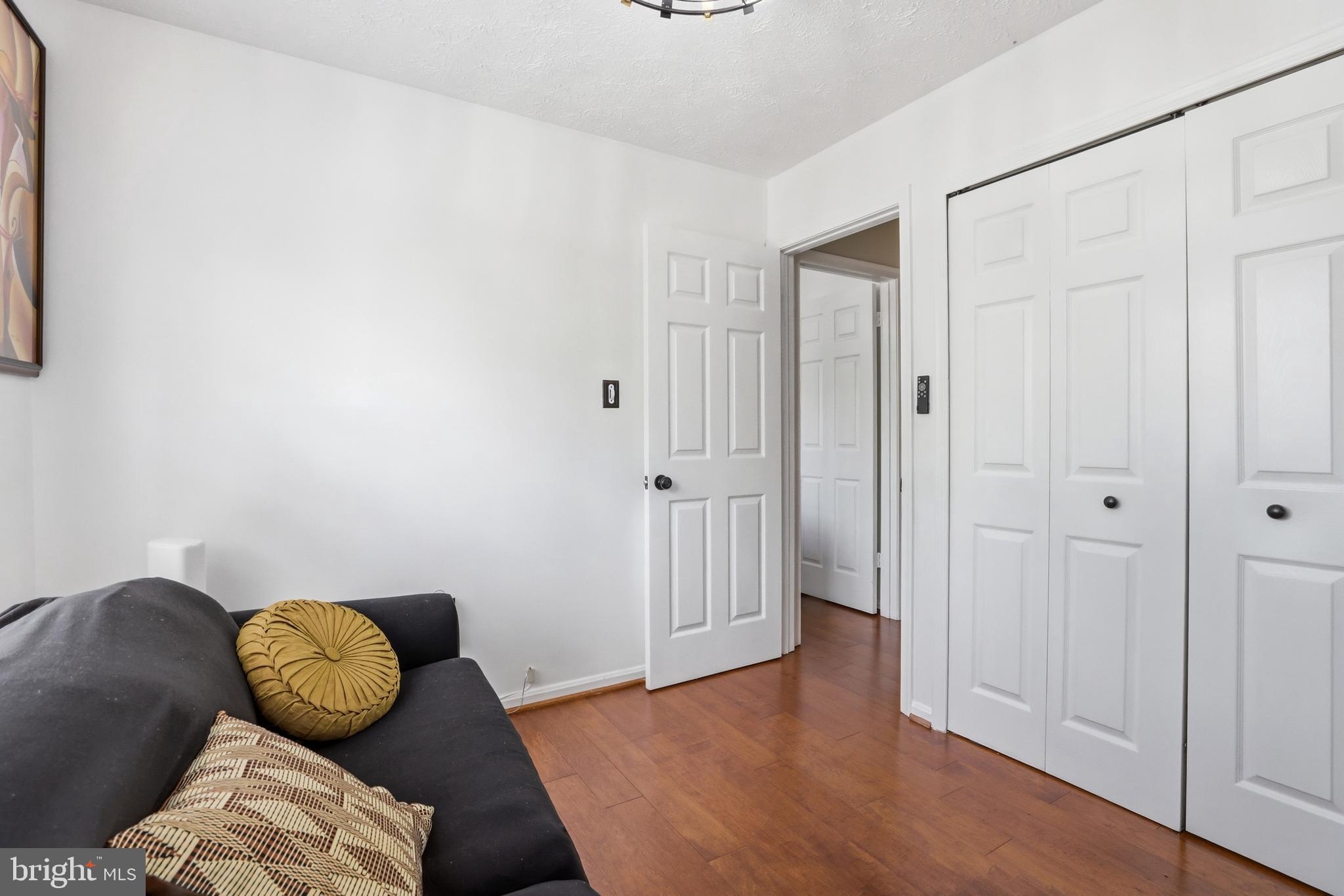 WESTLAKE VILLAGE - Residential