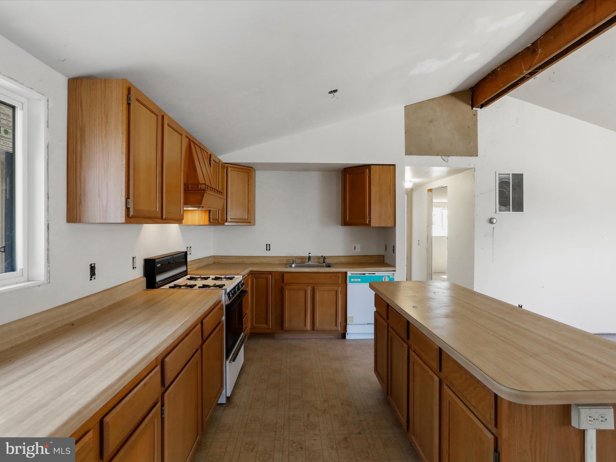 MONTEVALLO HILLS - Residential