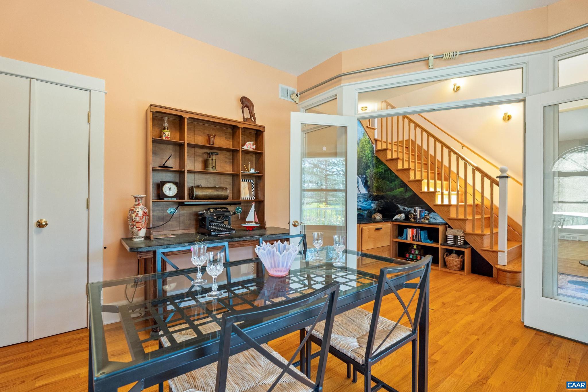 REVEILLE FARM - Residential