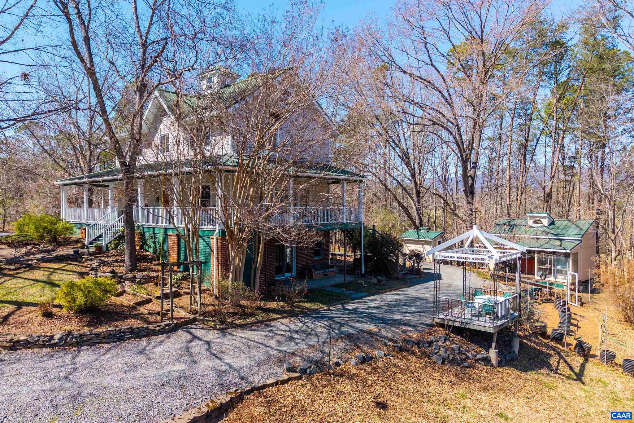 REVEILLE FARM - Residential