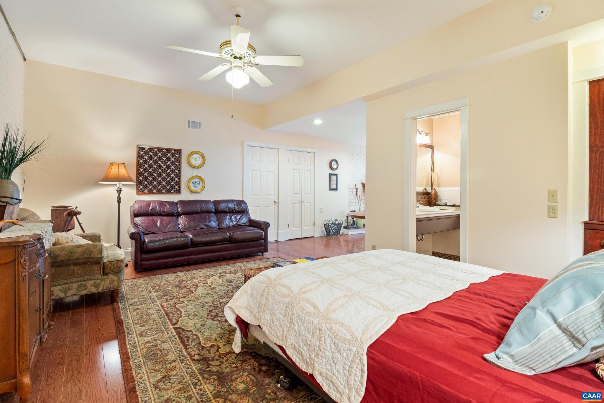 REVEILLE FARM - Residential