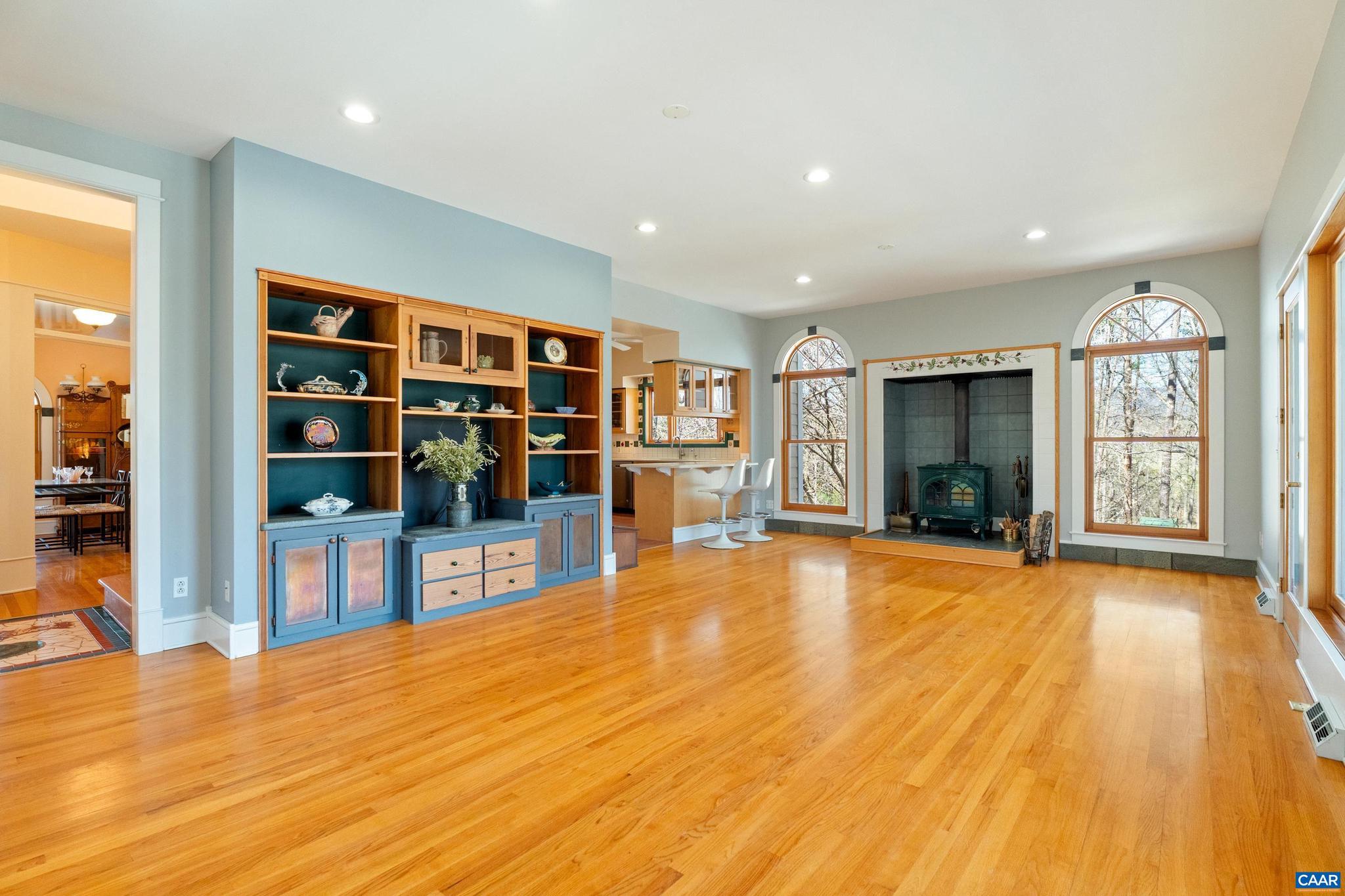 REVEILLE FARM - Residential