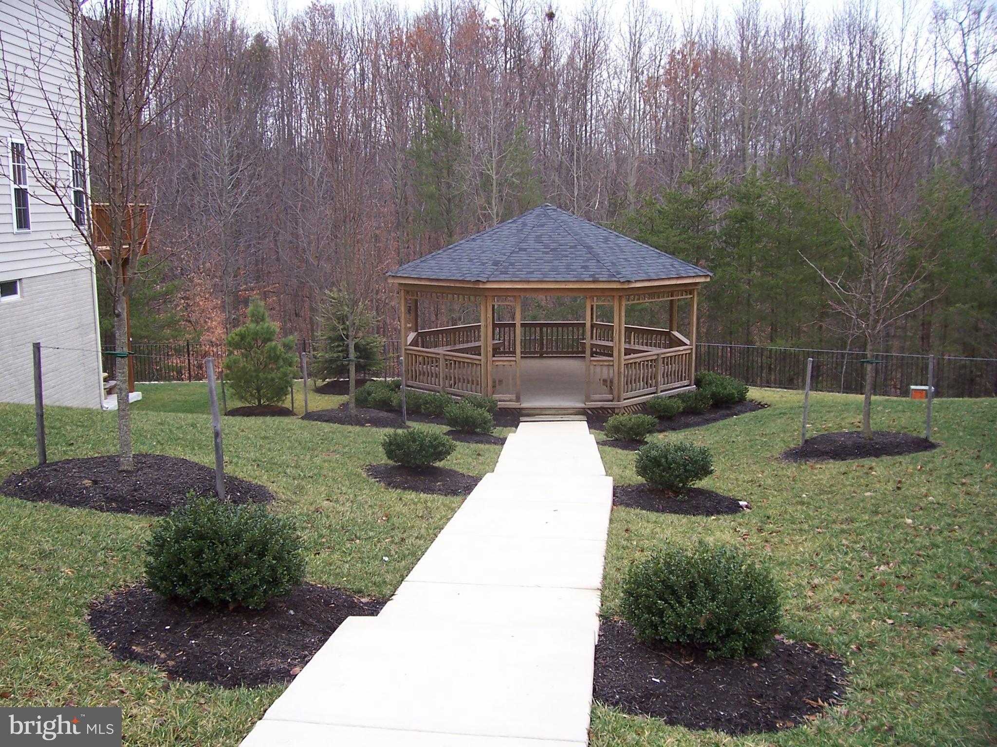 ISLAND CREEK - Residential