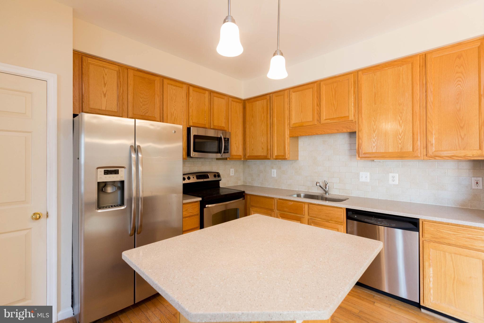 ISLAND CREEK - Residential