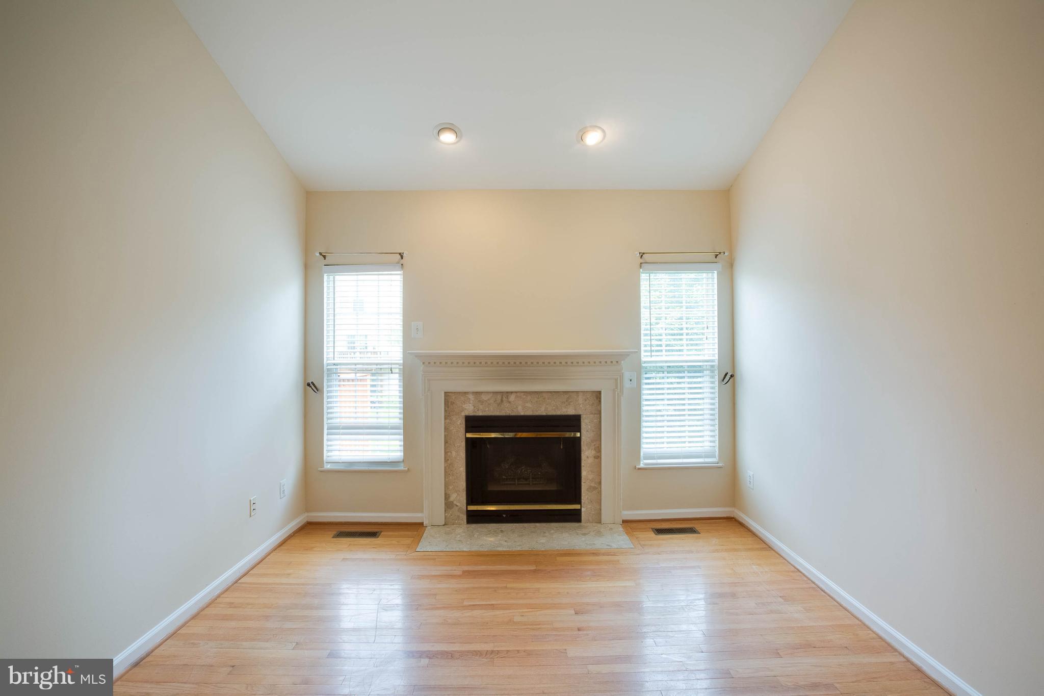 ISLAND CREEK - Residential