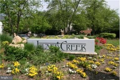 ISLAND CREEK - Residential