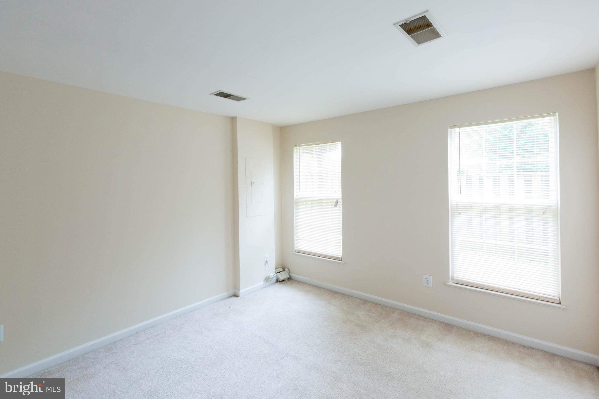 ISLAND CREEK - Residential