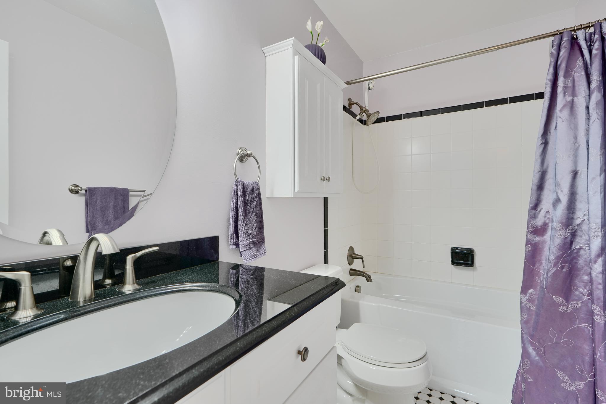 HALLFIELD MANOR - Residential